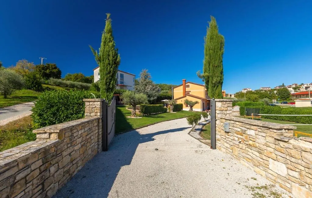 Beautiful Villa Parenzana With Pool In Vizinada