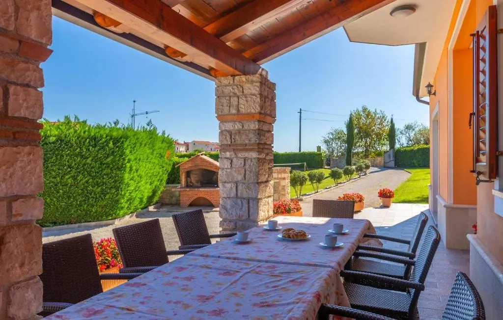 Beautiful Villa Parenzana With Pool In Vizinada