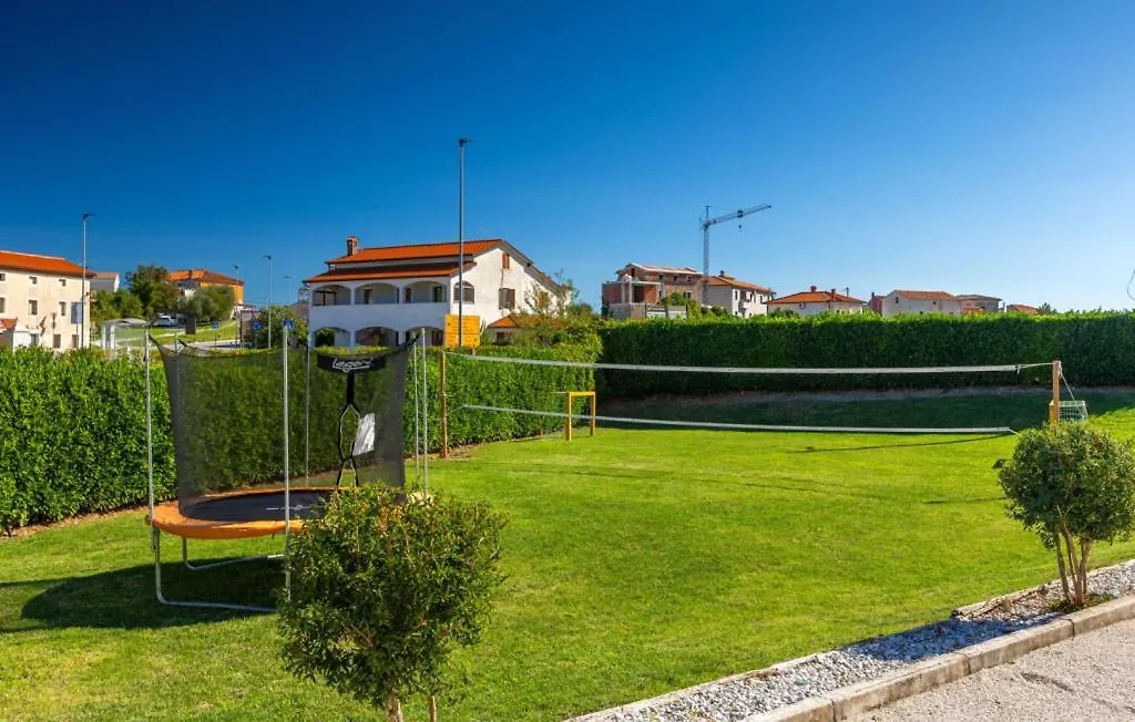 Beautiful Villa Parenzana With Pool In Vizinada