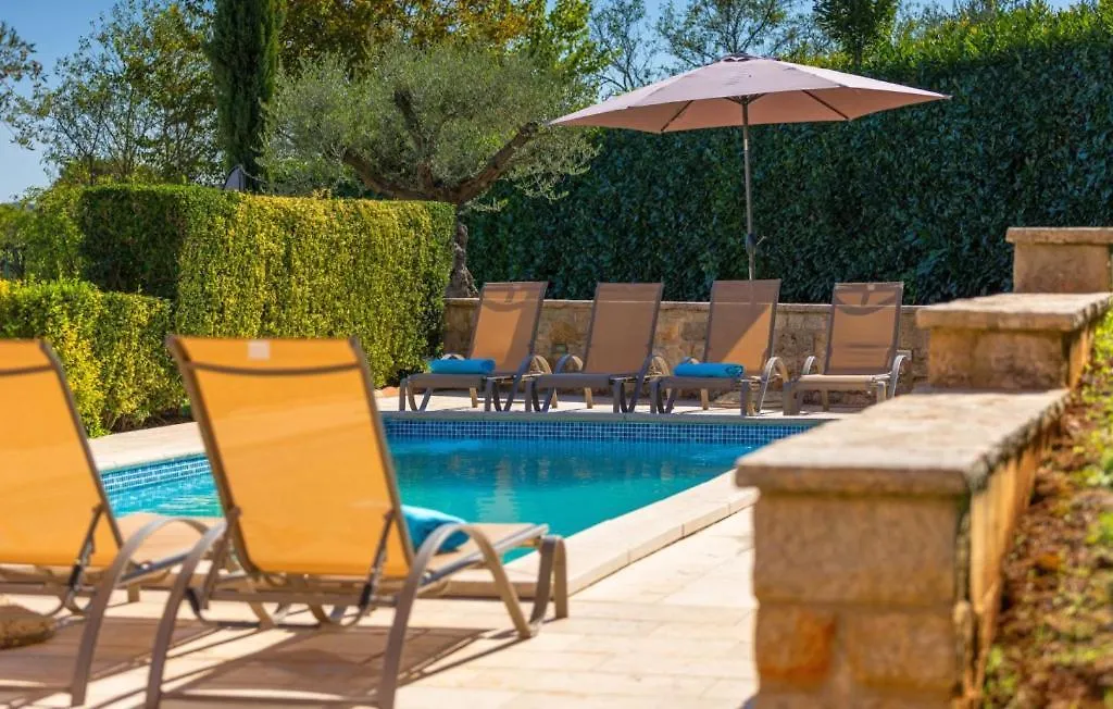 Beautiful Villa Parenzana With Pool In Vizinada Croatia